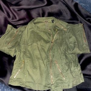 Earthy green, size M